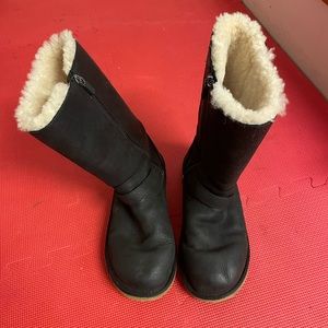 Ugg tall boots size 5